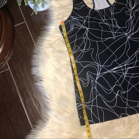 Fabletics Mary tank rackerback size medium - Picture 7 of 7